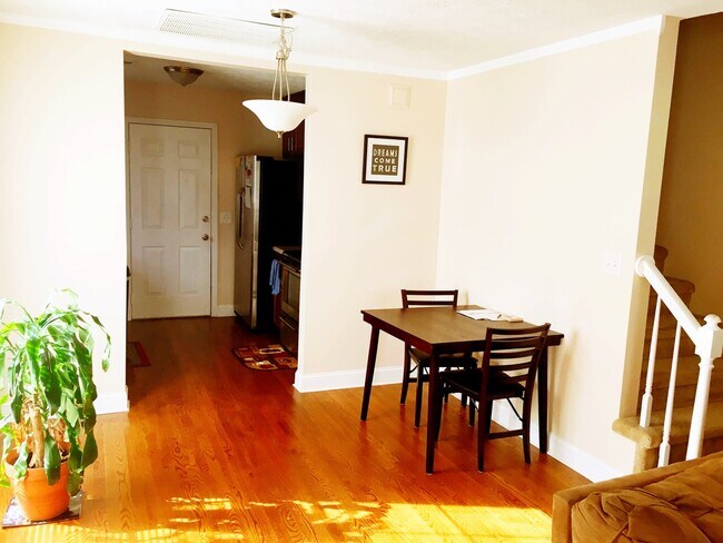 Building Photo - 3929 W Valley Dr