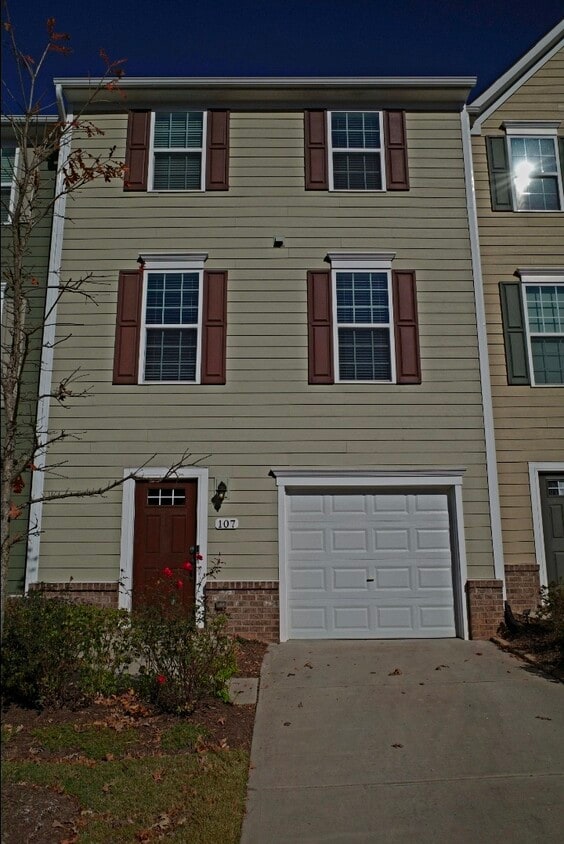 Foto principal - 107 Brier Summit Pl