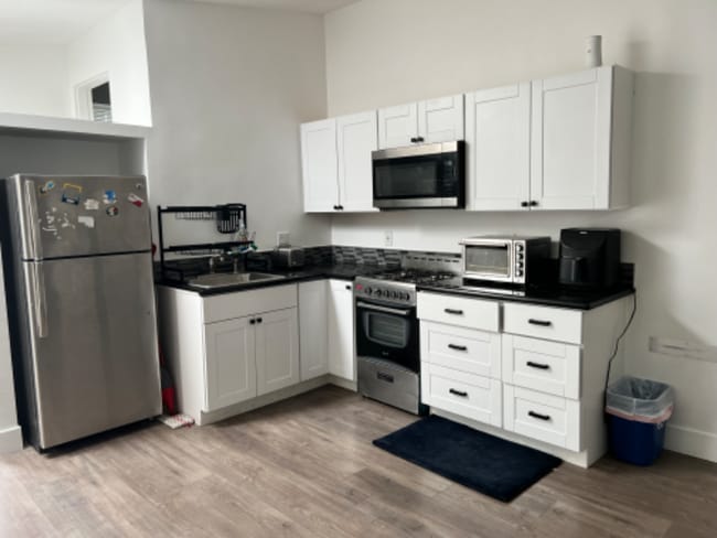 Foto del edificio - 17058 Kingsbury St