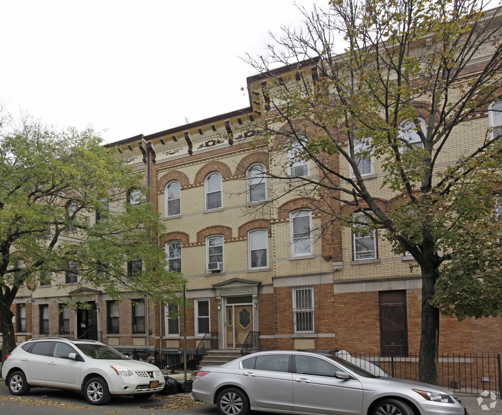 Primary Photo - 18-54 Woodbine St