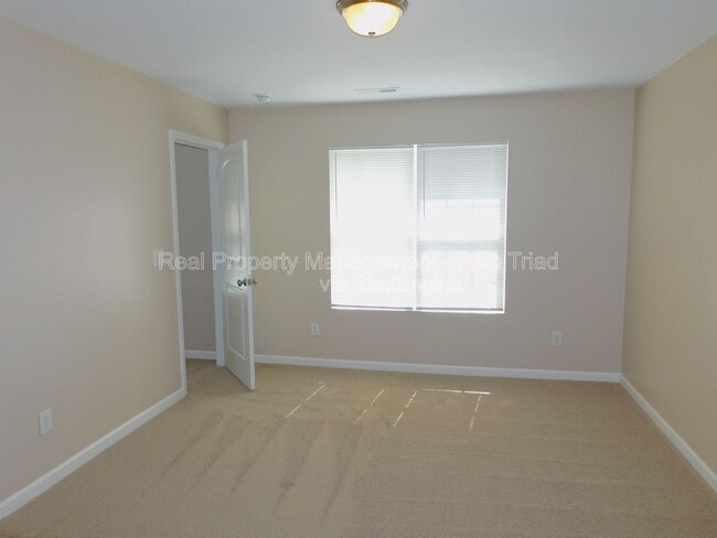 Foto del edificio - 2035 Chapel Park Ln