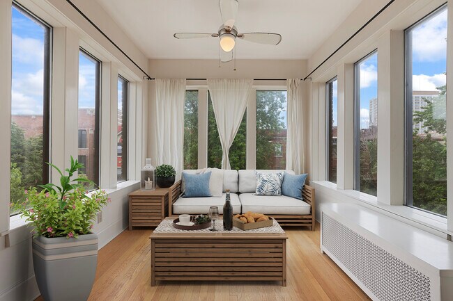 Front sunroom - 824 W Gunnison St