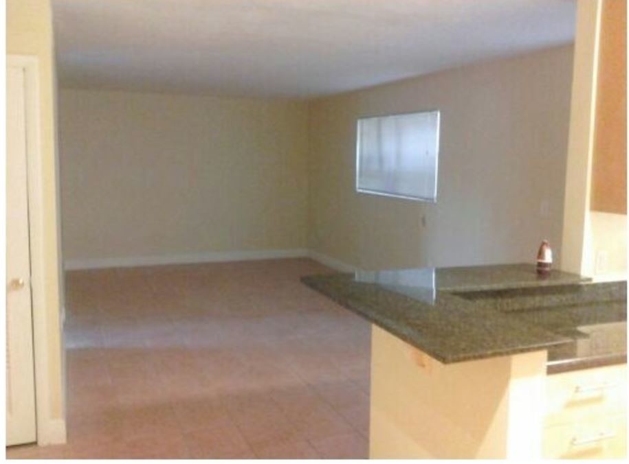 Foto principal - 2185 NE 169th St