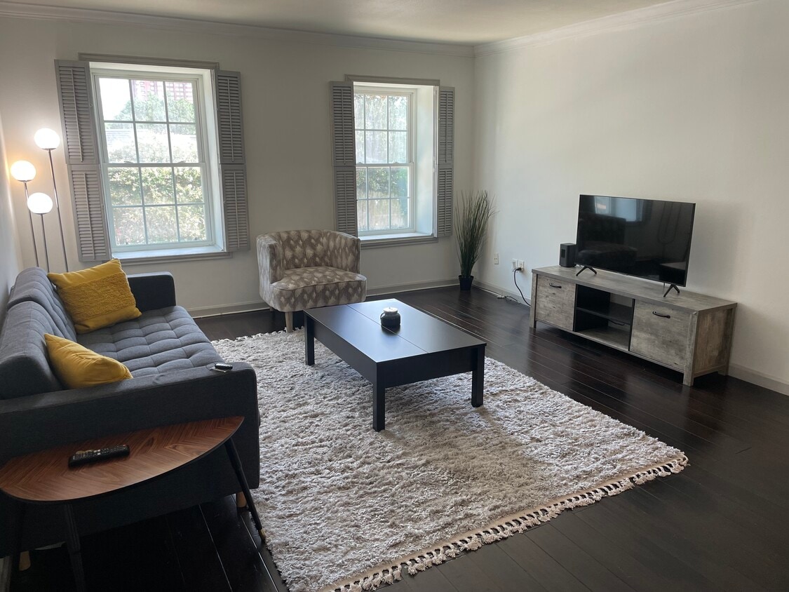 Photo - 361 N Post Oak Ln (Houston, TX)