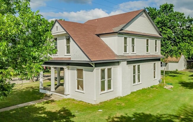 Building Photo - 2700 Grim Ave