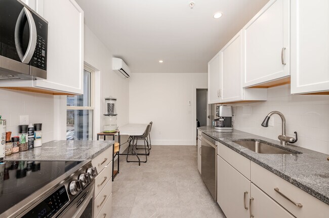 Foto del edificio - 363 Miller Ave