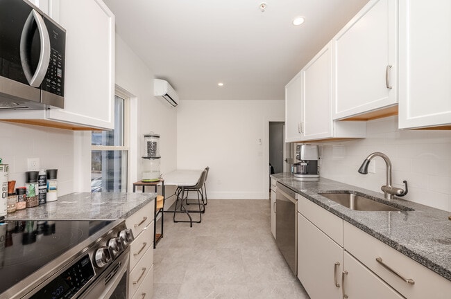 Building Photo - 363 Miller Ave