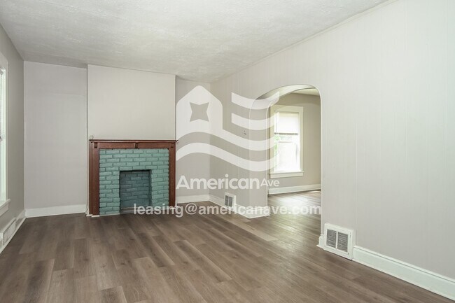 Building Photo - 117 Locust St