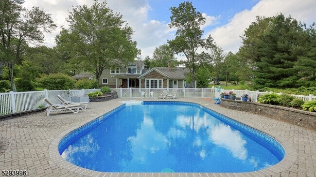 Foto del edificio - 158 Mountainview Rd