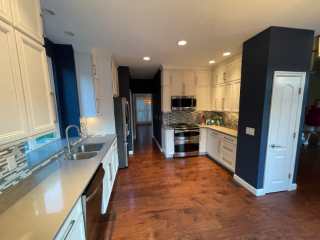 Building Photo - 622 Caselton Ct