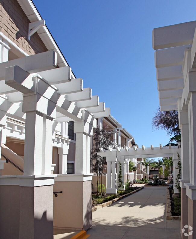 Ralston Courtyards Rentals Ventura, CA