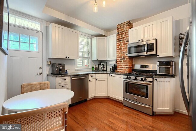 Foto del edificio - 1319 Richardson St