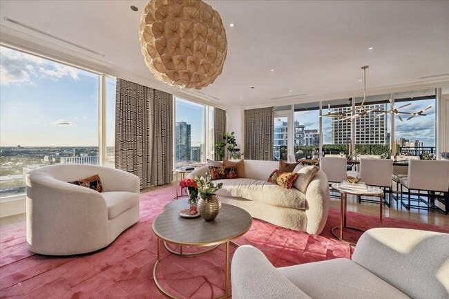 Building Photo - 9 W Walton St