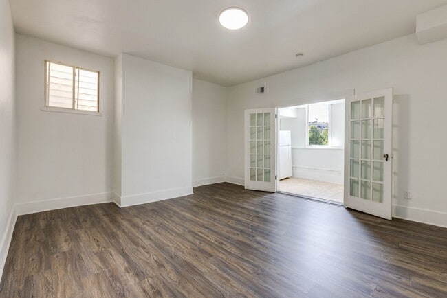 Foto del edificio - 705 Brownsville Rd