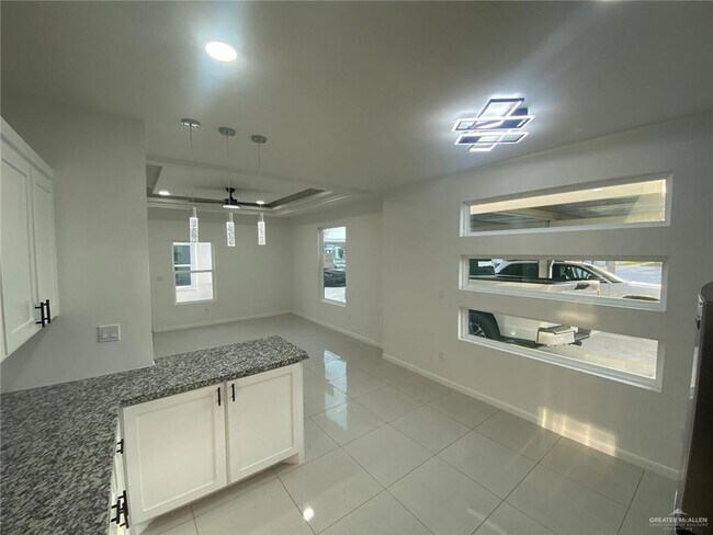 Foto del edificio - 1708 Angelina Dr