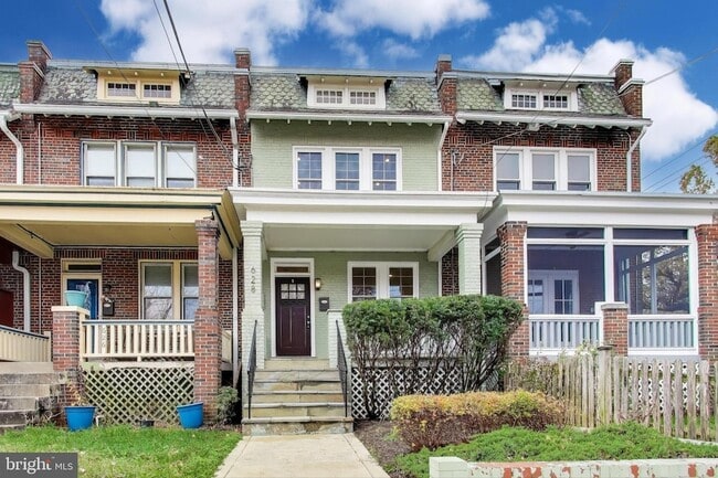 Photo - 628 Madison St NW Townhome