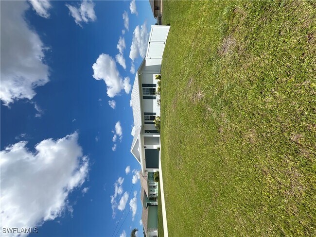Building Photo - 3214 NE 14th Pl