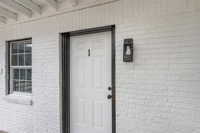 Building Photo - 7614 Grahamcrest Dr