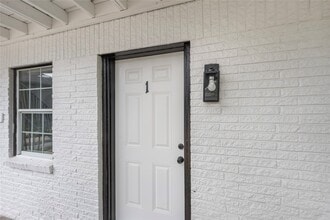 Building Photo - 7614 Grahamcrest Dr