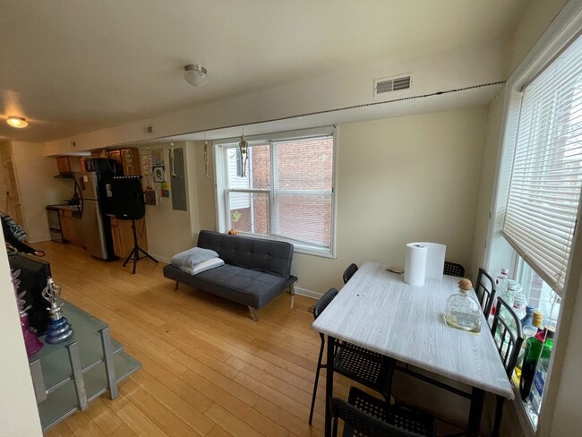 Building Photo - 1524 N 17th St