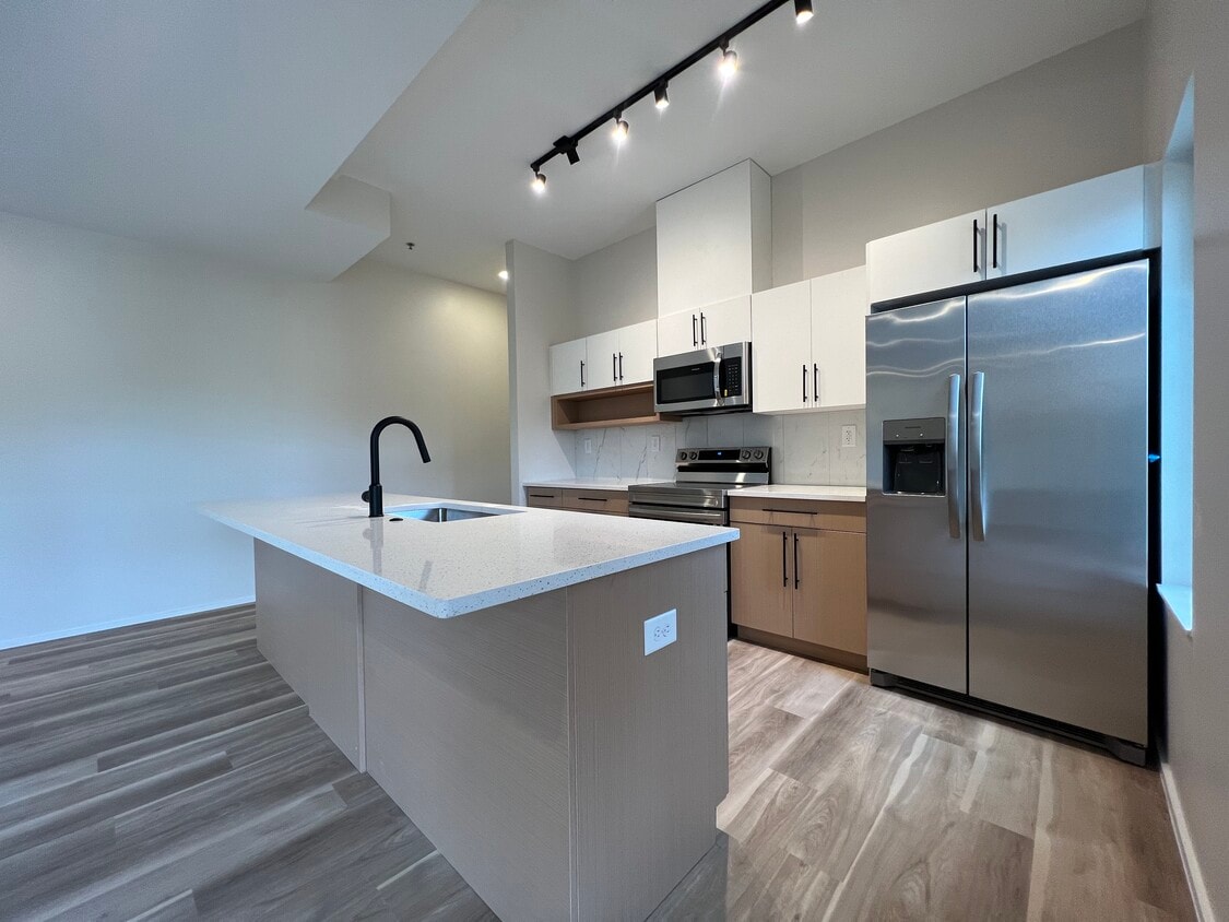 547 Winton Ter NE Unit 2F, Atlanta, GA 30308 Condo for Rent in