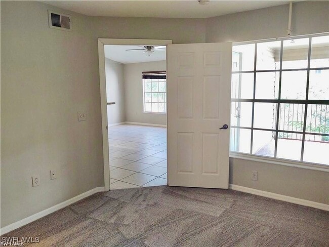 Foto del edificio - 1769 Four Mile Cove Pkwy