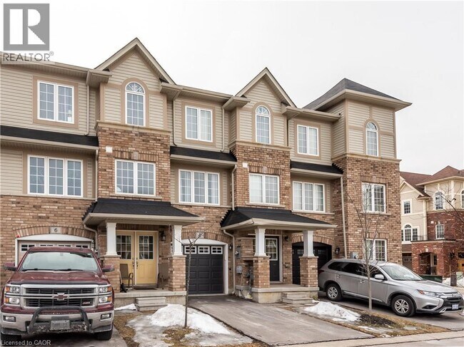 Building Photo - 4 Mayland Trl