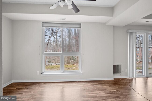 Foto del edificio - 11807 Breton Ct