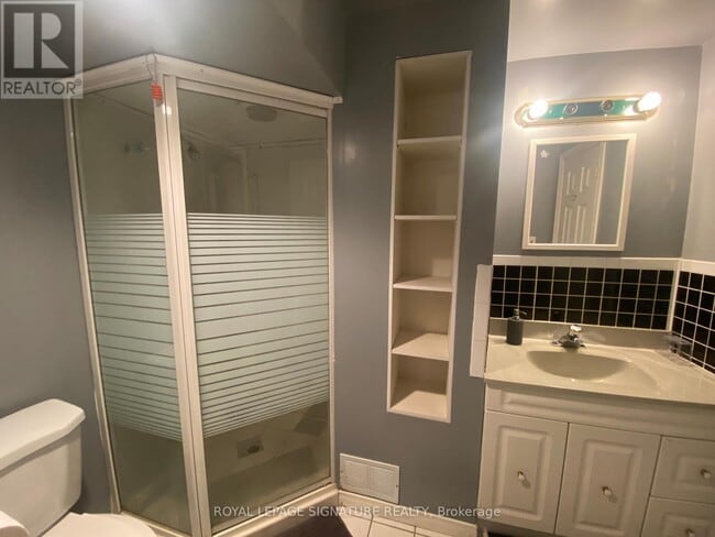 Building Photo - 622 Chartwell Ct