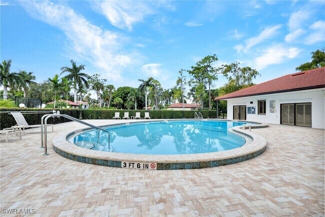 Foto del edificio - 1055 Forest Lakes Dr