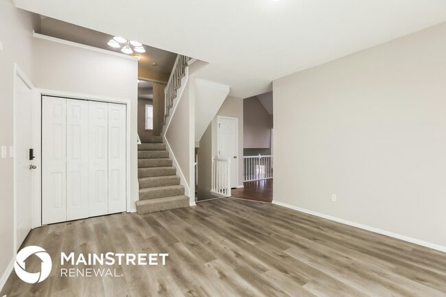 Building Photo - 4520 NE Webster Dr