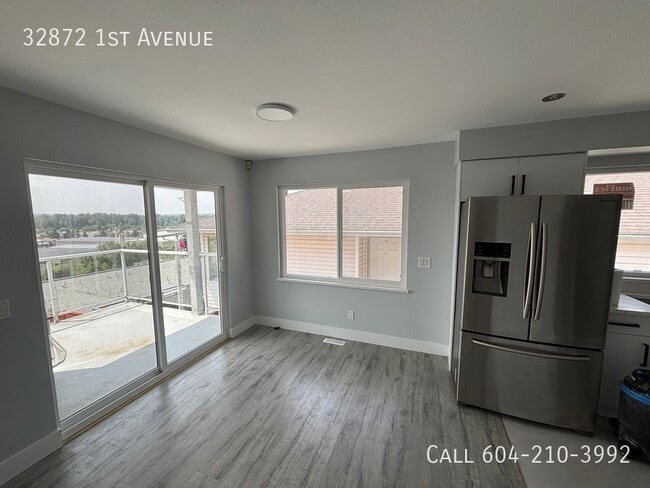 Building Photo - Updated Home with Two Kitchens