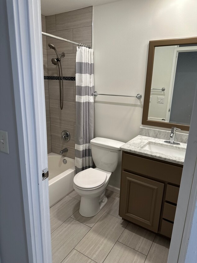 Foto principal - 2 Parkside Ct