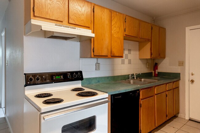 Building Photo - 1436 Hudson St