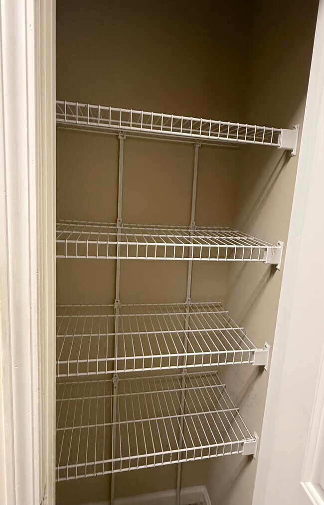 Despensa de cocina grande - 1755 Central Park Rd