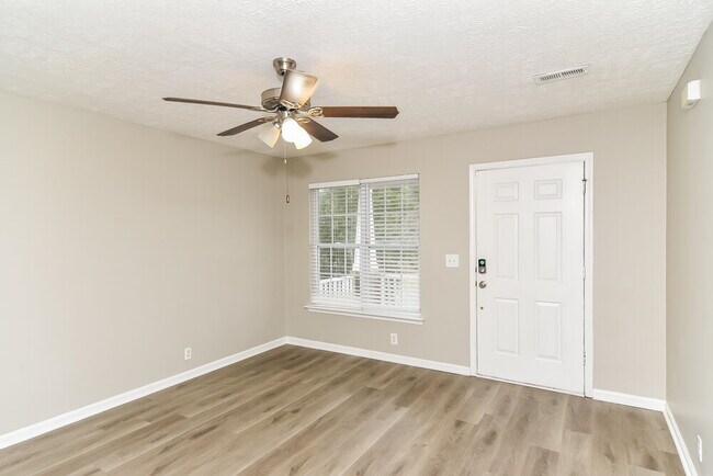 Foto del edificio - 315 Slippery Rock Dr