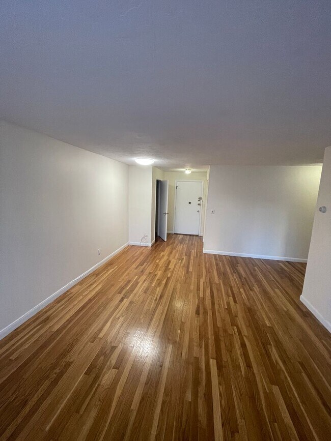 Building Photo - 1-bedroom Brighton @ Boston Landing