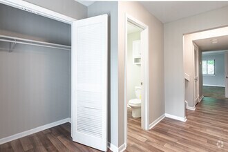 Building Photo - Willow Oaks