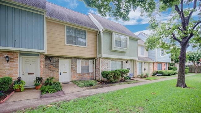 Building Photo - 8102 Amelia Rd