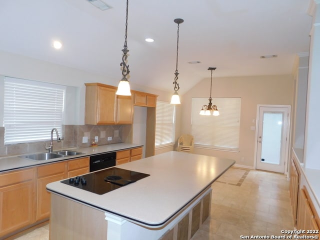 Building Photo - 2414 Rogers Isle
