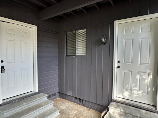 Building Photo - 13 Wanda Ln