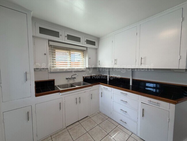 Foto del edificio - 2263 Soto St