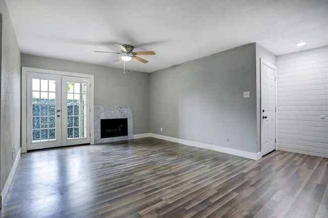 Building Photo - 12500 Sandpiper Dr