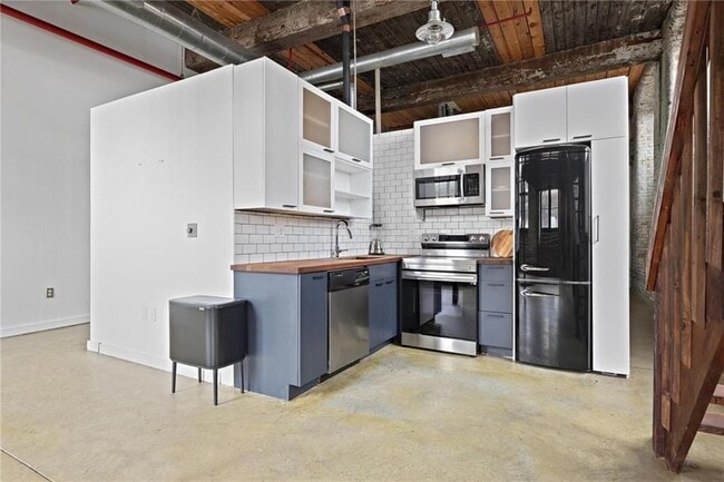 Building Photo - 170 Boulevard, 128H