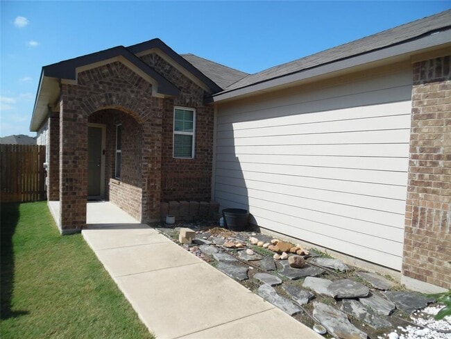 Building Photo - 604 Independence Ave