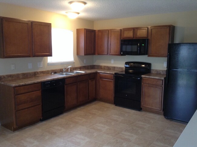 Building Photo - 8039 Red Barn Ct