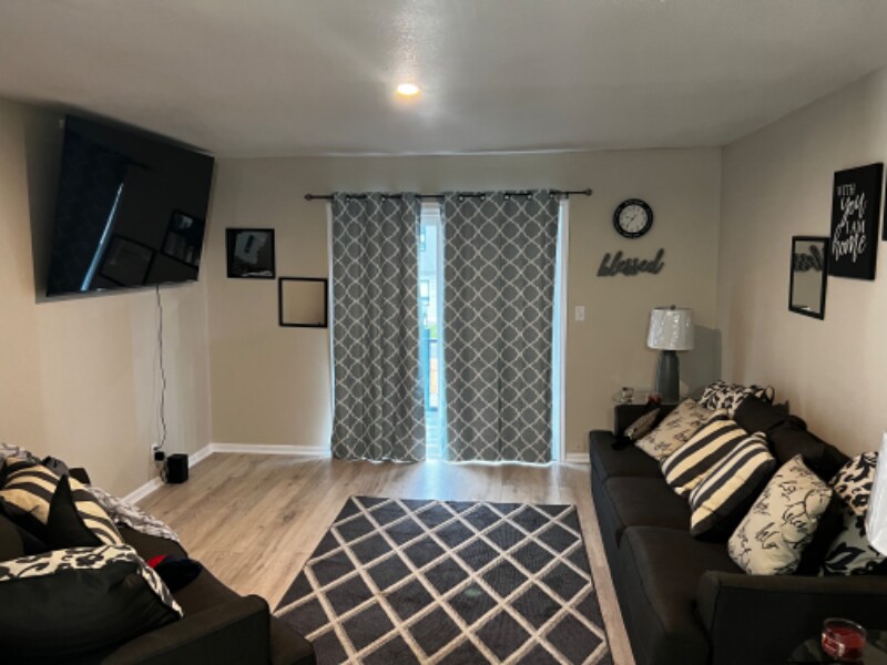 Foto principal - 320 Welch Rd