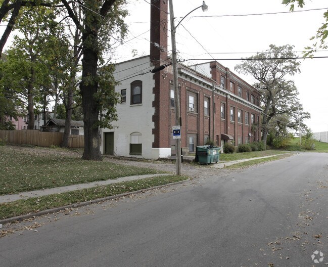 Drake Manor Rentals Des Moines, IA