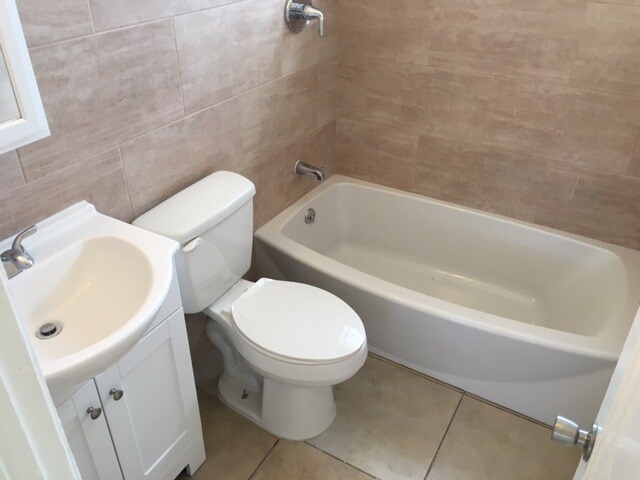 Foto del edificio - 8100 NW 1st Pl