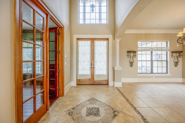 Foto del edificio - Elegant 6 Bed/5 Bath Home FOR RENT in the ...